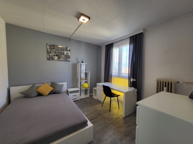 Fel�j�tott ig�nyes lak�s az Orvosi Egyetem mellett