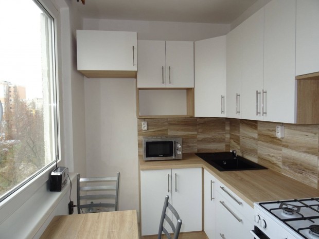 Fel�j�tott lak�s Gy�r-Adyv�rosban