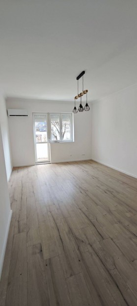 Fel�j�tott lak�s Zugl�ban