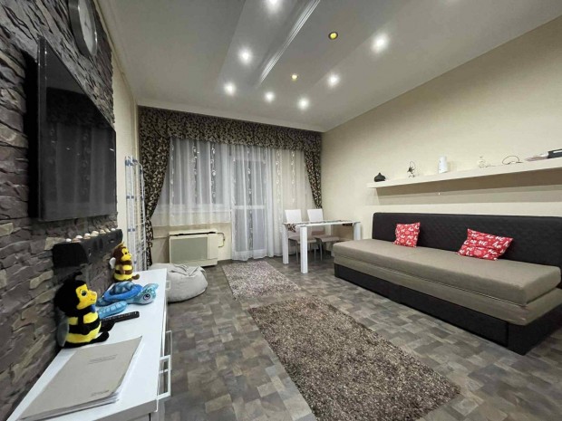 Fel�j�tott lak�s azonnali k�lt�z�si lehet�s�ggel!