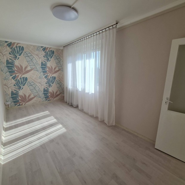 Felújított lakás eladó Szolnok, Nagy Imre krt