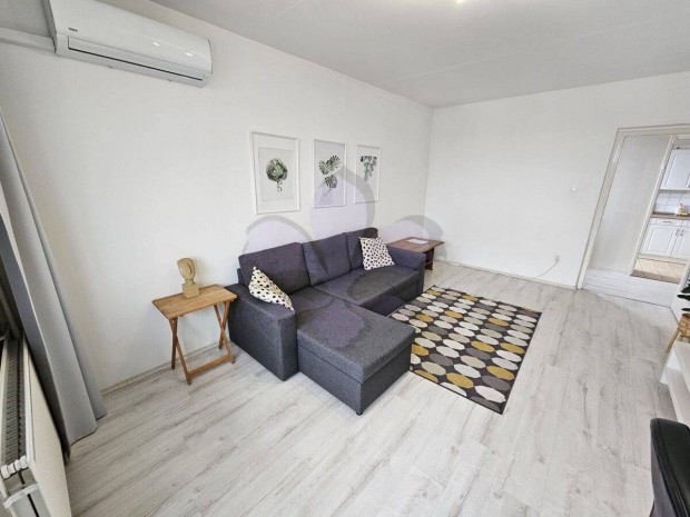 Fel�j�tott lak�s kiad� a B�sz�rm�nyi Campus mellett (B�kessy B�la utca