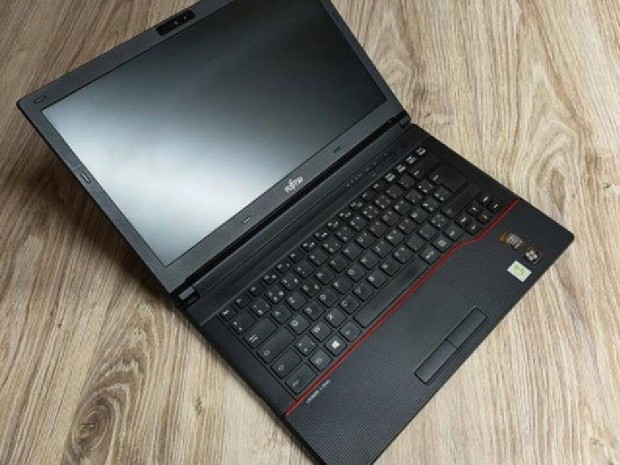 Feljtott laptop: Fujitsu Lifebook E544 (2 v gari) a Dr-PC-tl