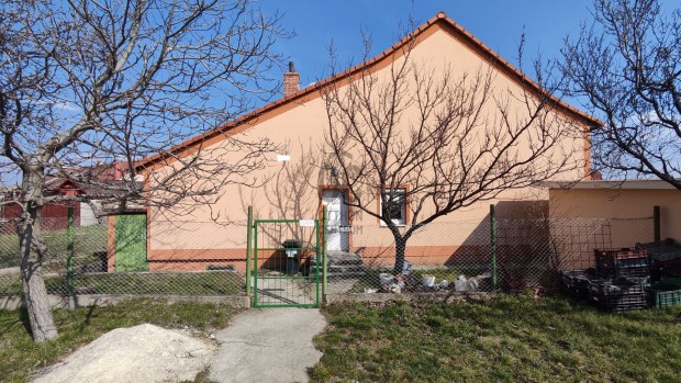 Fel�j�tott sorh�z