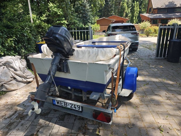 Feljtott vegszlas csnak 4T Yamaha Horgszcsnak motorcsnak 