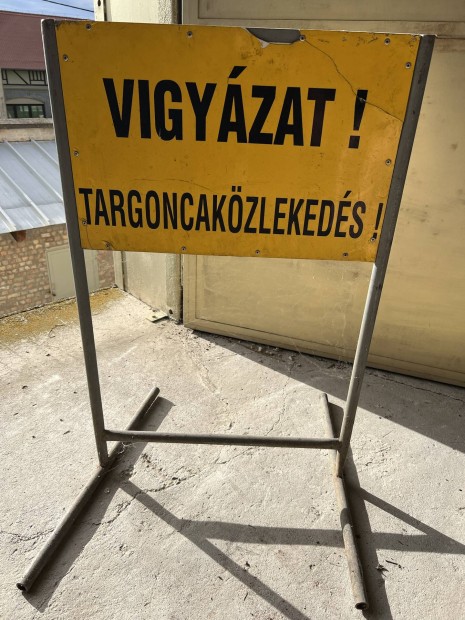 F�m �llv�nyon Targonca k�zleked�sre figyelmeztet� t�bla elad� 