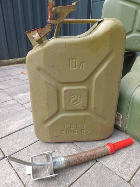 F�m �zemanyagkanna