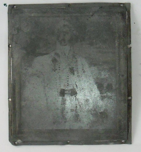 Fémlemezre készített régi fotó. 10 x 12 cm
