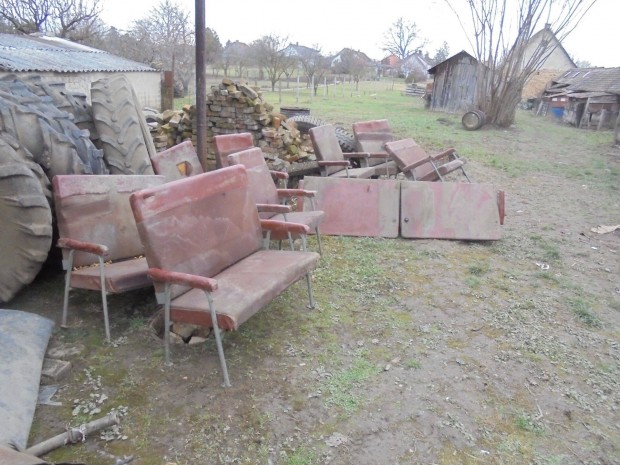 F�mv�zas busz �l�s. Lecsavarozhat�. Ingyen elvihet�