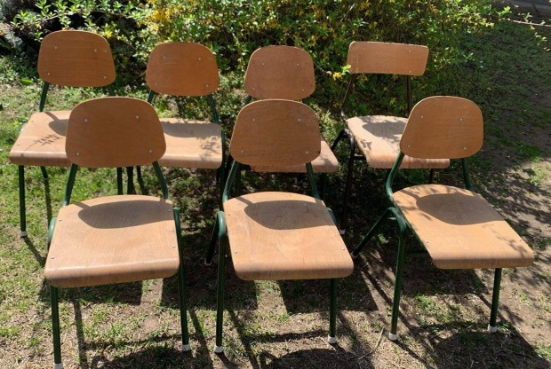 Fémvázas iskolai székek eladók