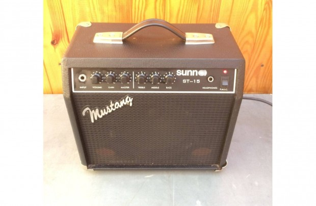 Fender Mustang Sunn ST15 Gitrkomb Erst 15 Watt