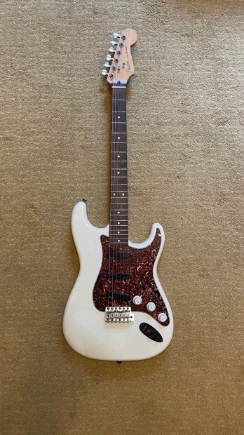 Fender Stratocaster E10 elektromos gitr 