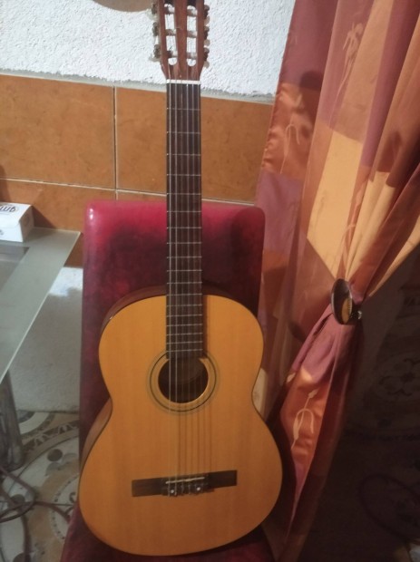 Fender gitr 4/4