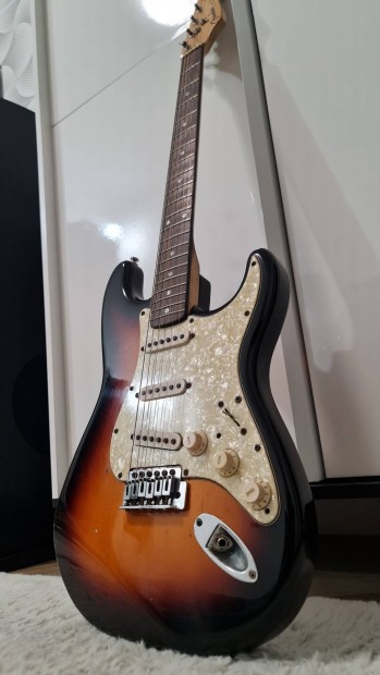 Fender stratocaster elektromos gitr kivl llapotban 