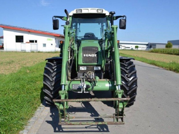Fendt 309 C + Stoll Robust F 15 Hdpm