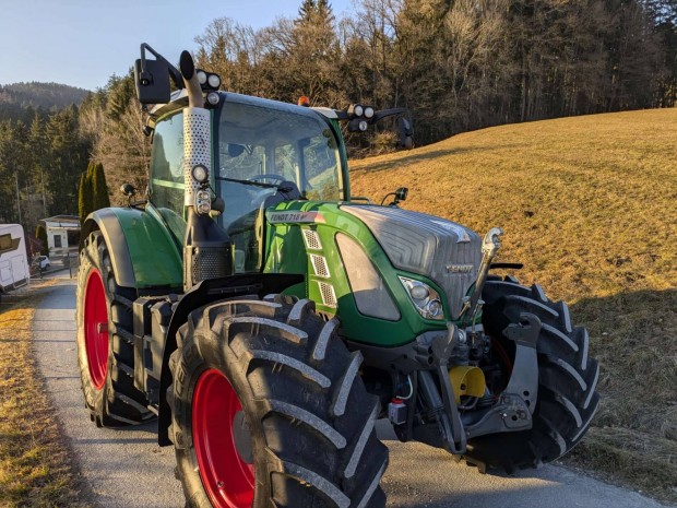 Fendt 718 SCR Profi Plus traktor 