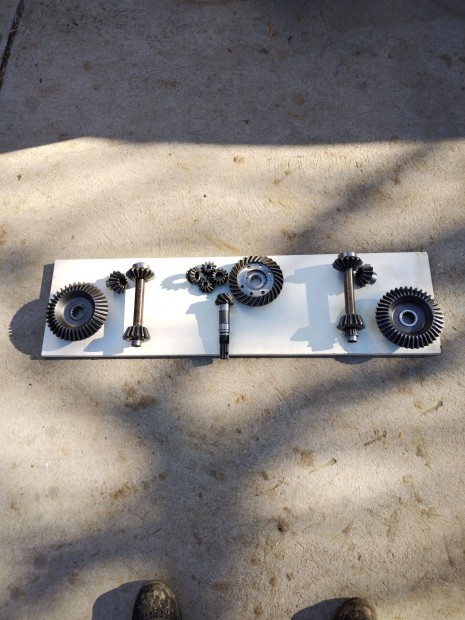 Feng Shou 254,404 traktor alkatrszek elad!