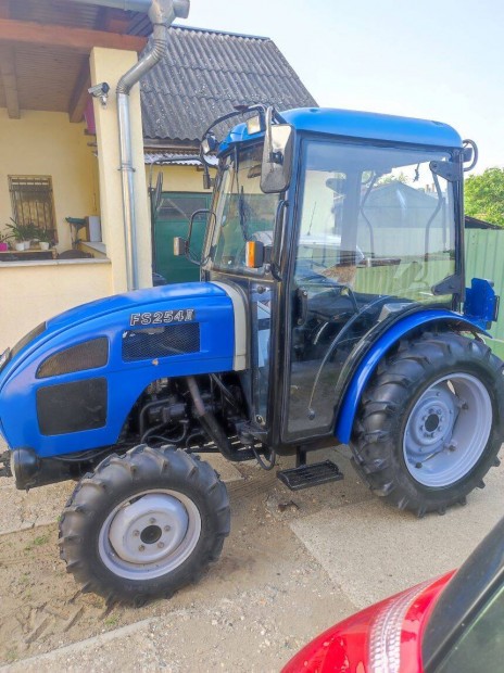 Feng Shou 254 II kistraktor traktor friss mszakival eszkzeivel elad
