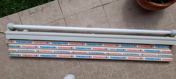 Fénycső 120 cm -es ,58 W-os /nem ledes/+4db fénycső