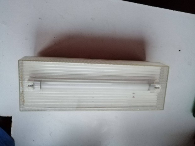 Fénycsöves Vészvilágító lámpatest gyenge akkuval