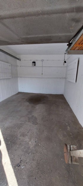 F�nyesudvarban 17nm-es, j� �llapot� gar�zs elad�