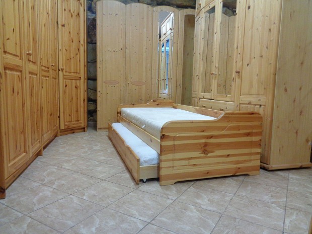 Fenyő ágy vendégággyal 90x200