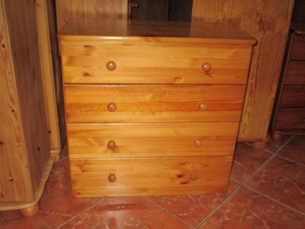 Fenyő komód 83x42x83cm