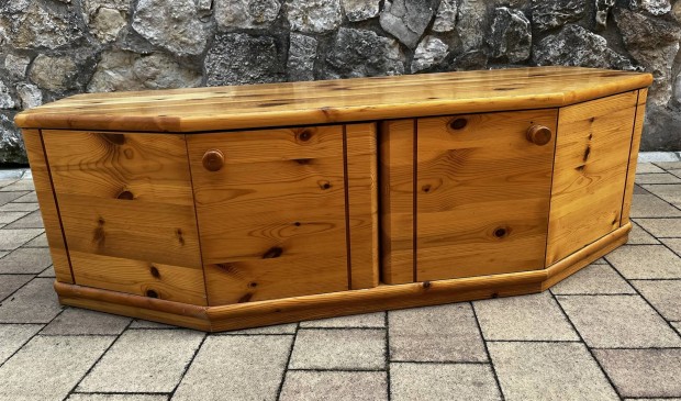Fenyő szekrény komód 125 cm