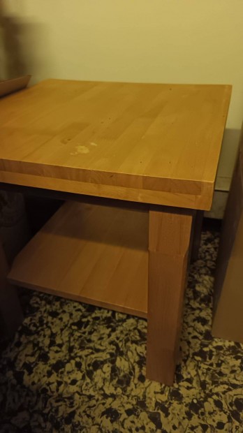 Feny�b�tor asztal