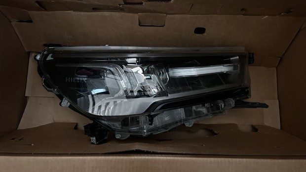 F�nyszor� jobb hilux 2023-2024 81110YP431 elad�