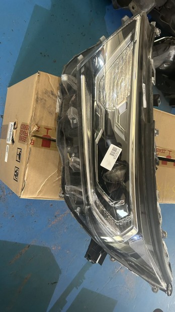 F�nyszor� rav4 bal 2018-2020-ig elad�