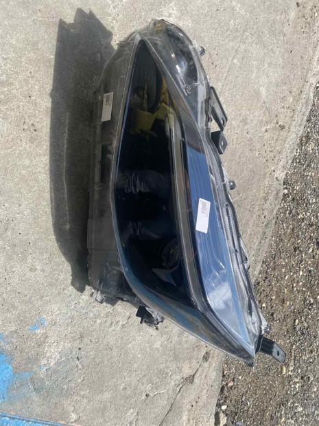 F�nyszor� yaris cross b.e 2021 elad�