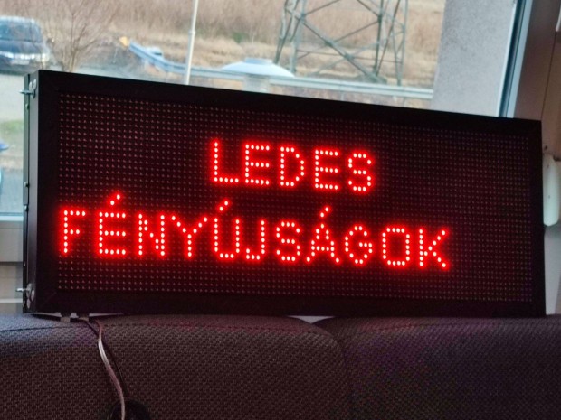 Fnyjsg Ledtbla Fut Led Vilgts 40x100cm piros vagy fehr