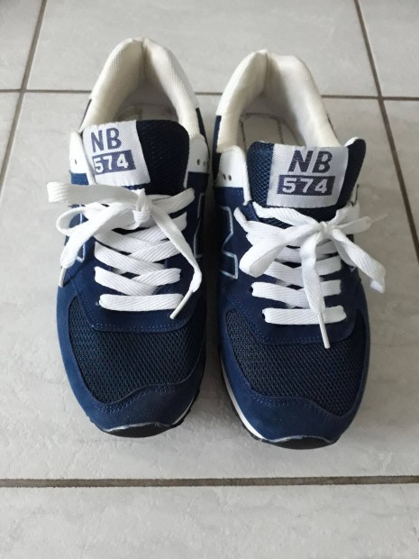 Frfi NB 574 sportcip 41-es mret