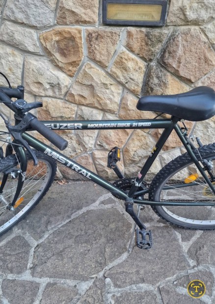 Ferfi Neuzer kerekp�r �jszer�