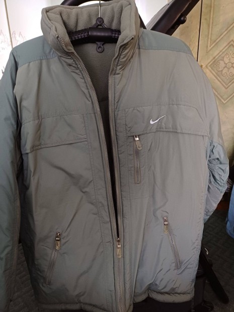 F�rfi, �j meleg dzseki elad�