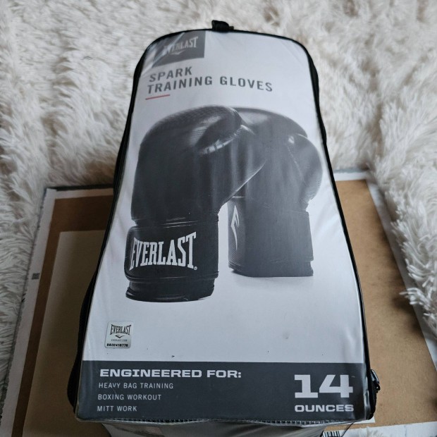 Frfi bokszkeszty Everlast Spark fekete 14OZ Gyri Csomagols j