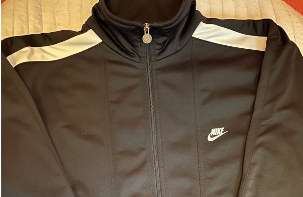 Frfi fekete cipzros fels,XL-es mretben (Nike)