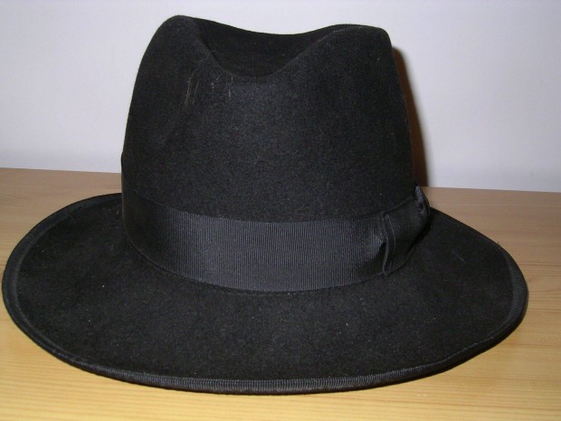 Frfi fekete kalap