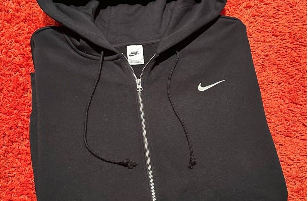 Frfi fekete kapucnis (Nike) fels (4XL-es mretben)