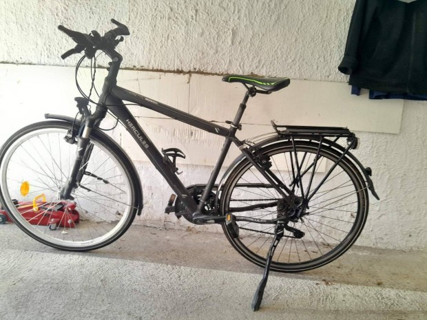 F�rfi ker�kp�r elad�