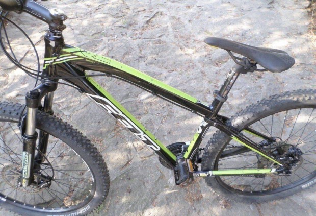 Frfi terep kerkpr Usa Seventy mountain bike