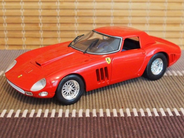 Ferrari 250 GTO Series II (1964) modellaut 1:18