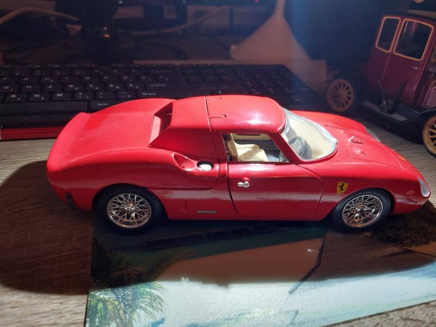 Ferrari 250 Le Mans Burago 1:18