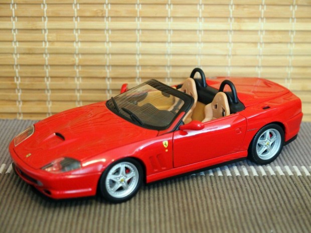 Ferrari 550 Barchetta (2001) modellaut 1:18