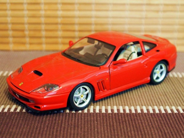 Ferrari 550 Maranello (1996) modellaut 1:18