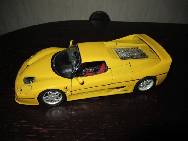 Ferrari F50 olasz fm Bburago 1/18 burago