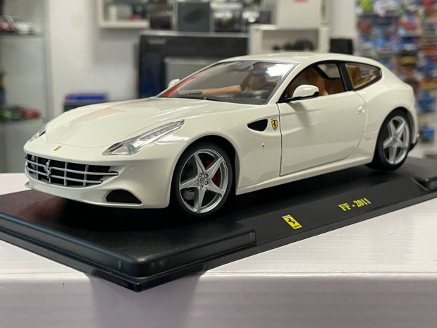 Ferrari FF 2011 1:24 1/24 Bburago