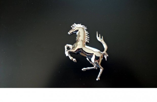 Ferrari jel embléma