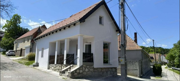 Fert�r�koson kiad� komplex �zleti lehet�s�g lak�ssal  azonnali